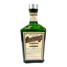 Bomba Oculta en Botella de Cointreau Falsa